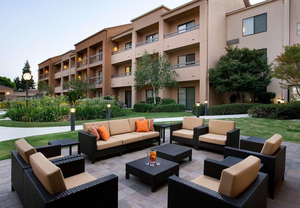 Courtyard By Marriott Bakersfield Exterior foto