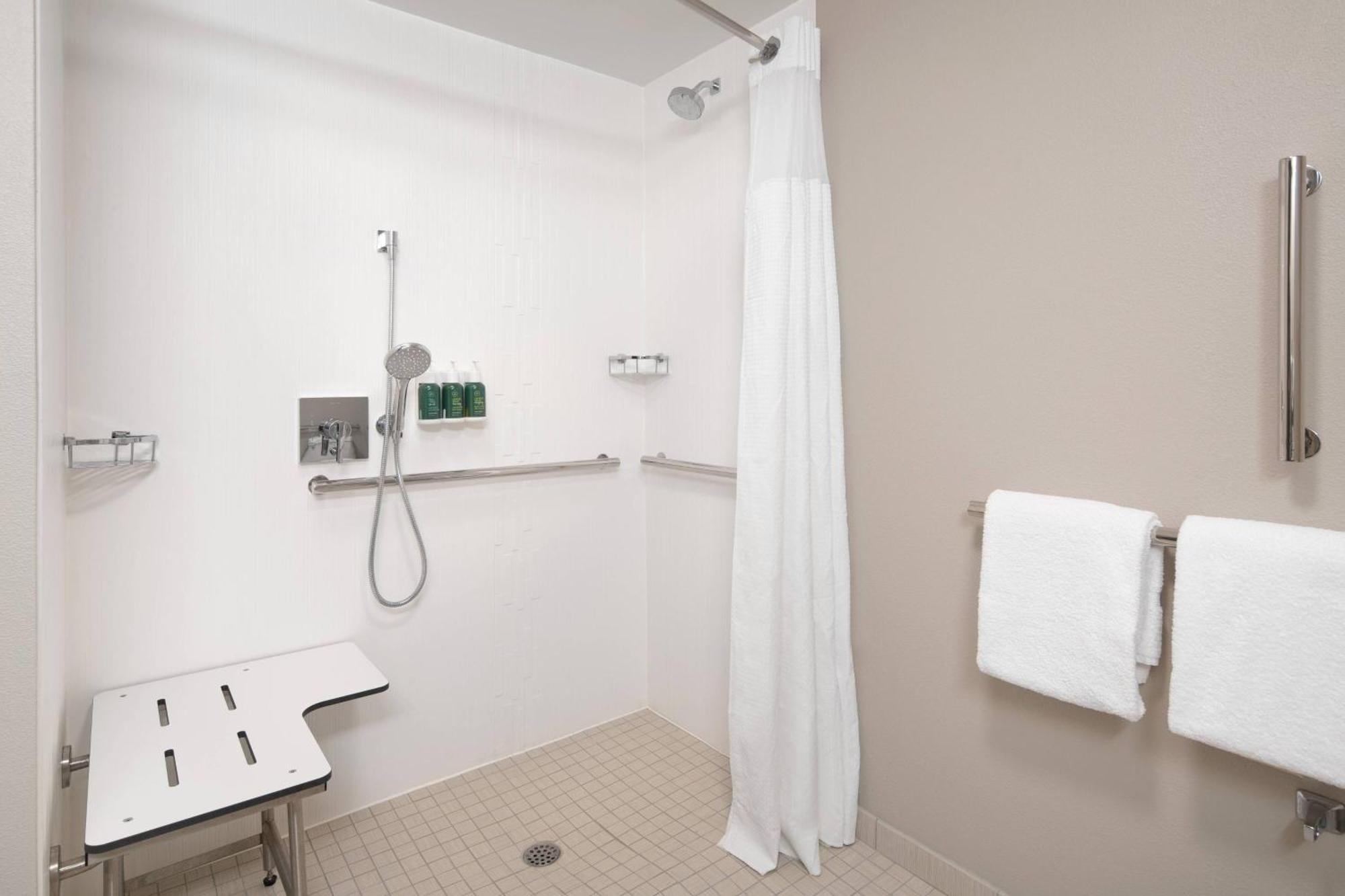 Courtyard By Marriott Bakersfield Exterior foto