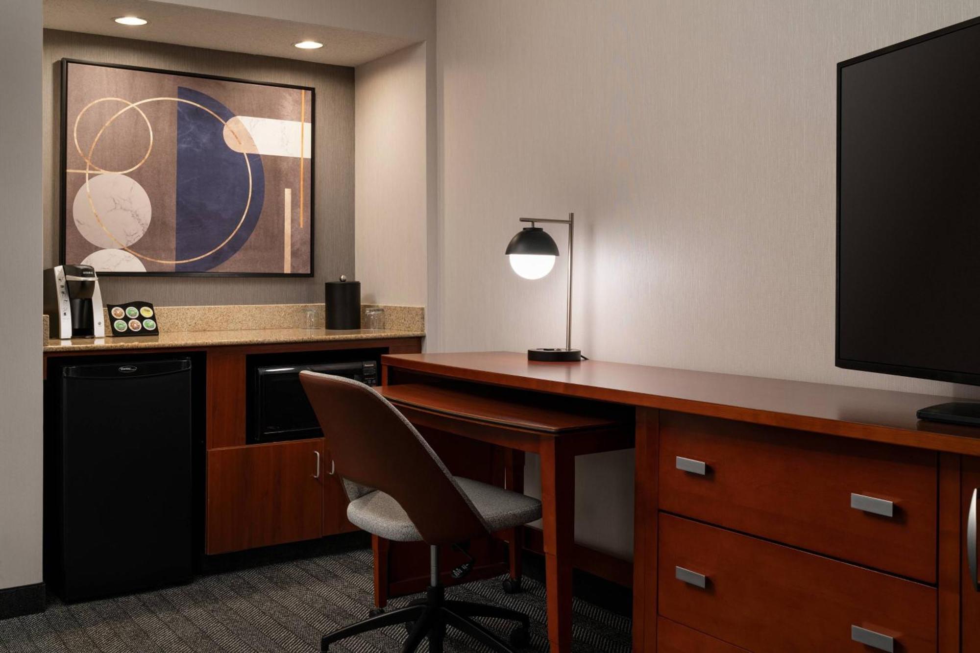Courtyard By Marriott Bakersfield Exterior foto
