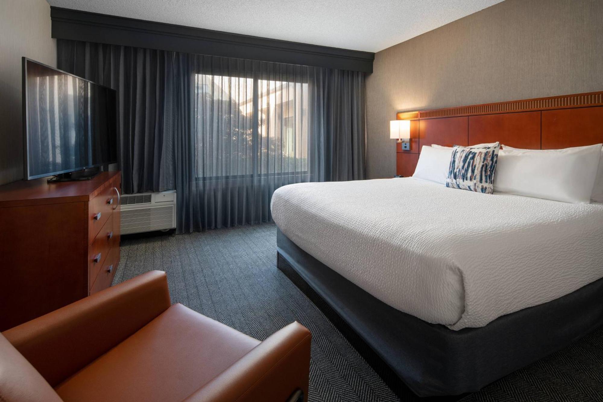 Courtyard By Marriott Bakersfield Exterior foto