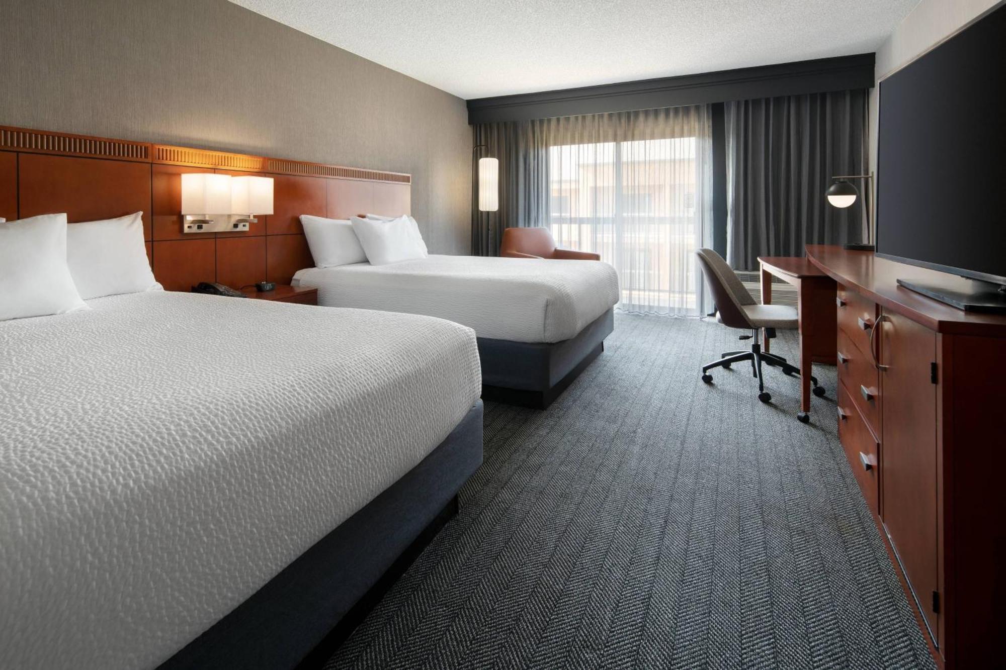 Courtyard By Marriott Bakersfield Exterior foto