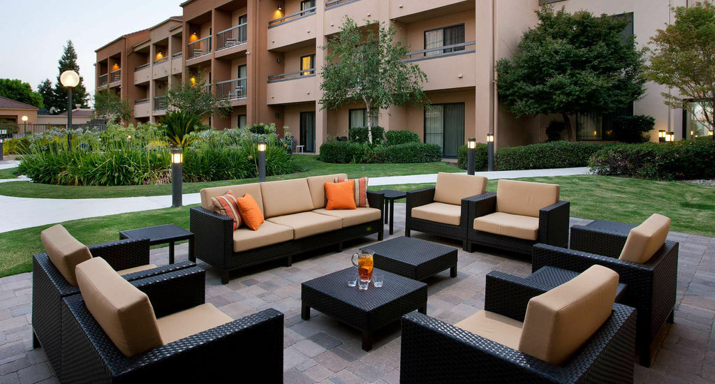 Courtyard By Marriott Bakersfield Exterior foto